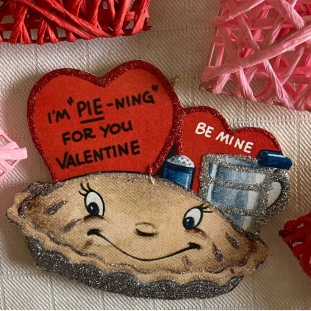 Handmade retro wooden Valentine’s Day ornament decorations x7
